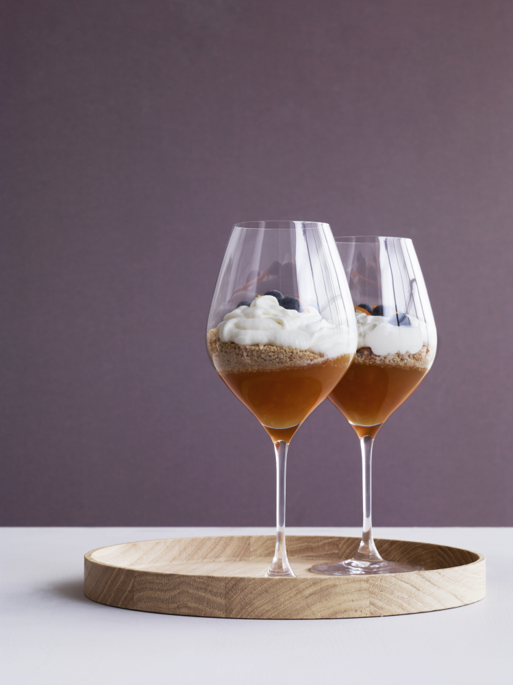 Apfeltrifle mit Vanille und Knusperstückchen