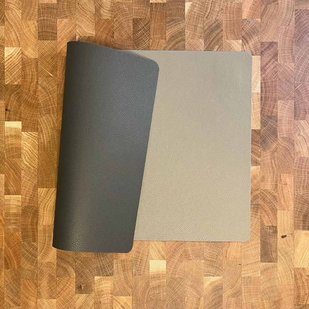 Dacore - Platzset aus weichem PU, 30 x 45 cm - Hellgrau/Cola, wendbar