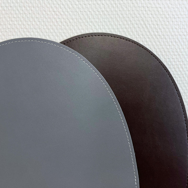 Dacore - Ovales Platzset aus recyceltem Leder, hellgrau
