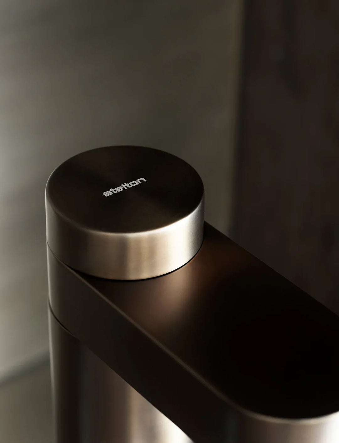 Stelton – Getränkeautomat BRUS dunkelbraun-metallic