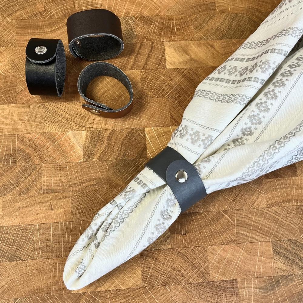 Dacore – 6 Serviettenringe aus recyceltem Leder – Grau
