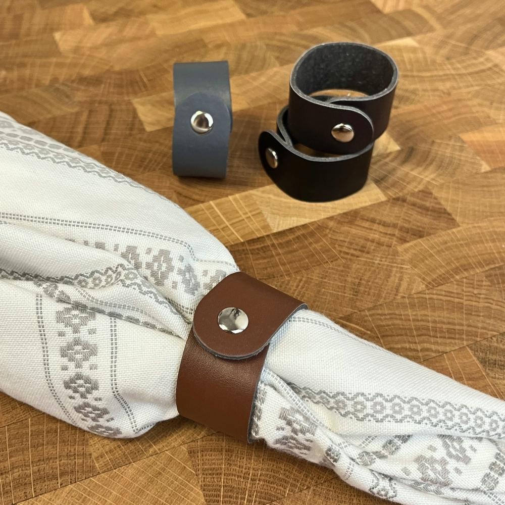 Dacore – 6 Serviettenringe aus recyceltem Leder – Braun