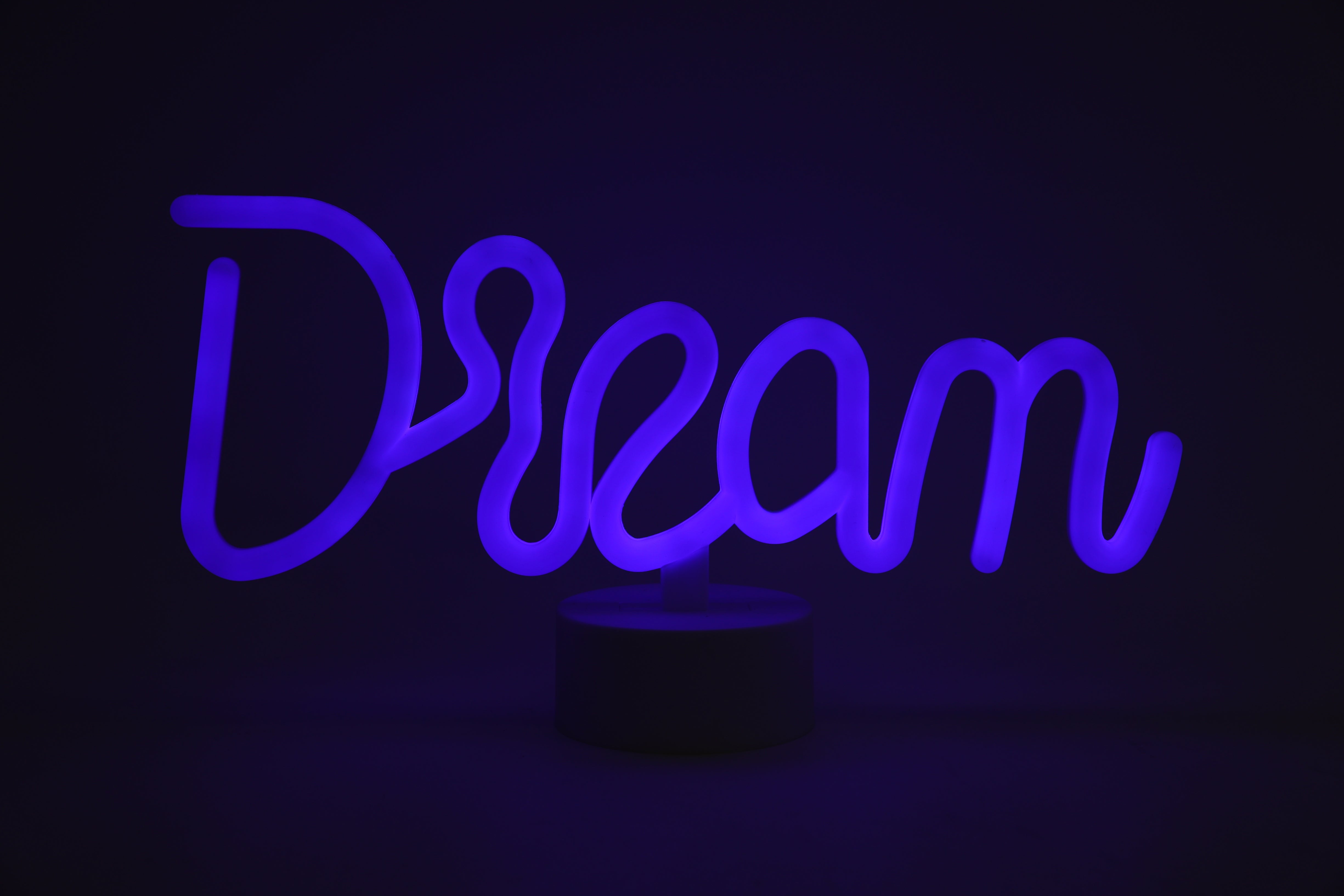 Neon-Traumschild, 31,5 x 8,5 x 16,5 cm, batteriebetrieben, inkl. 1 m USB-Kabel
