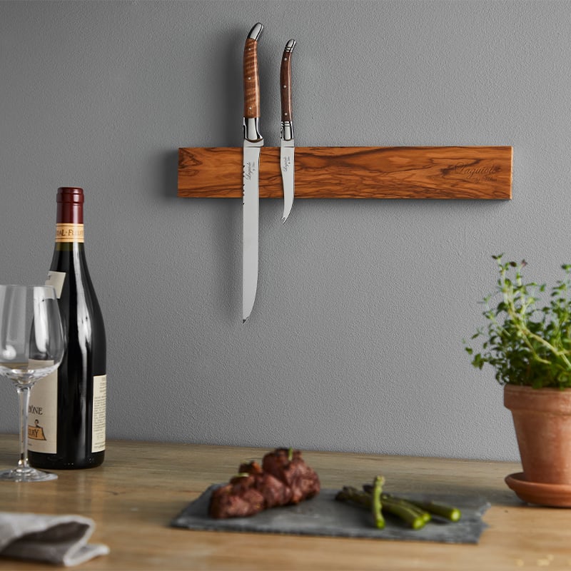 Laguiole von Hâws – Messermagnet für die Wand – Olivenholz