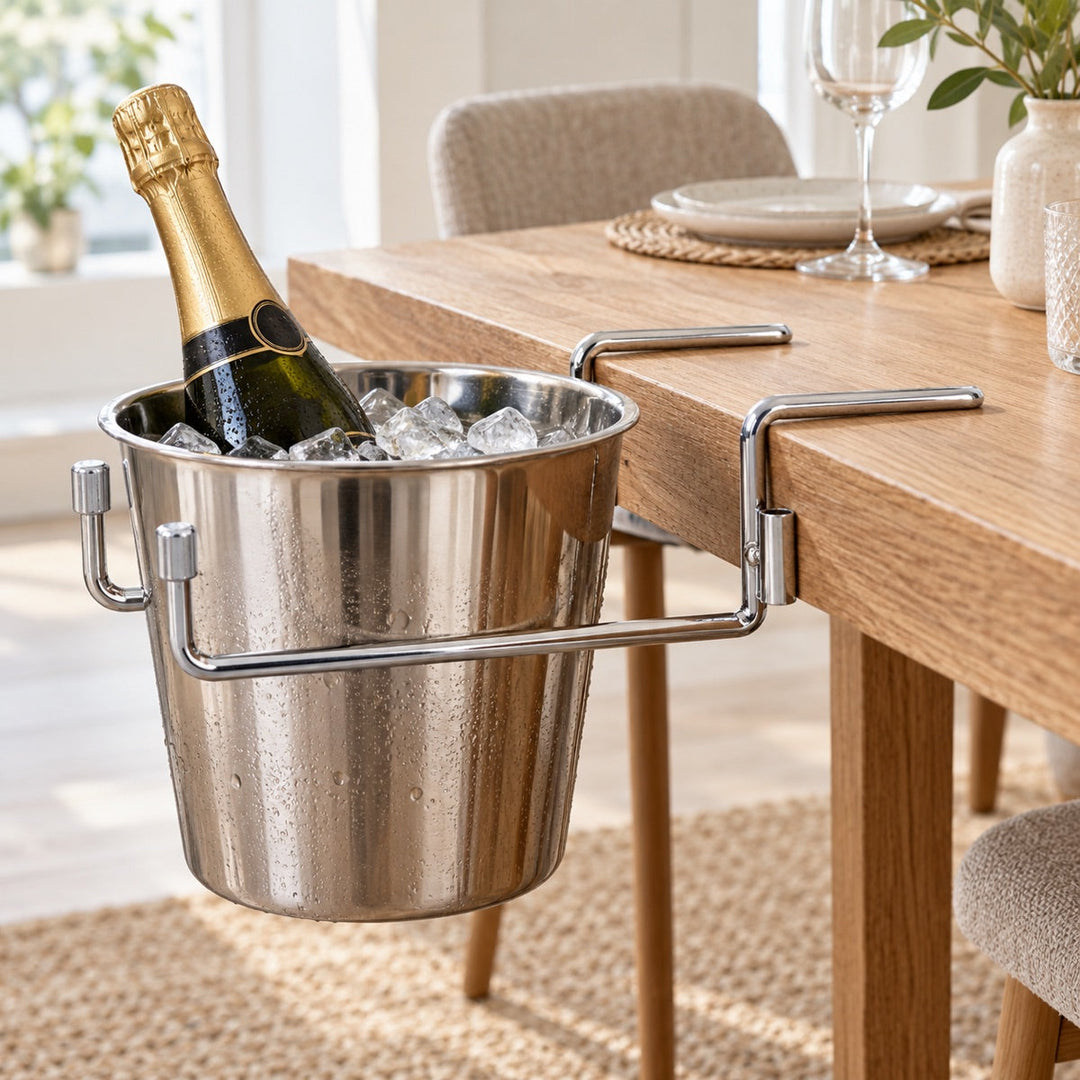 Champagnekøler med holder i brug