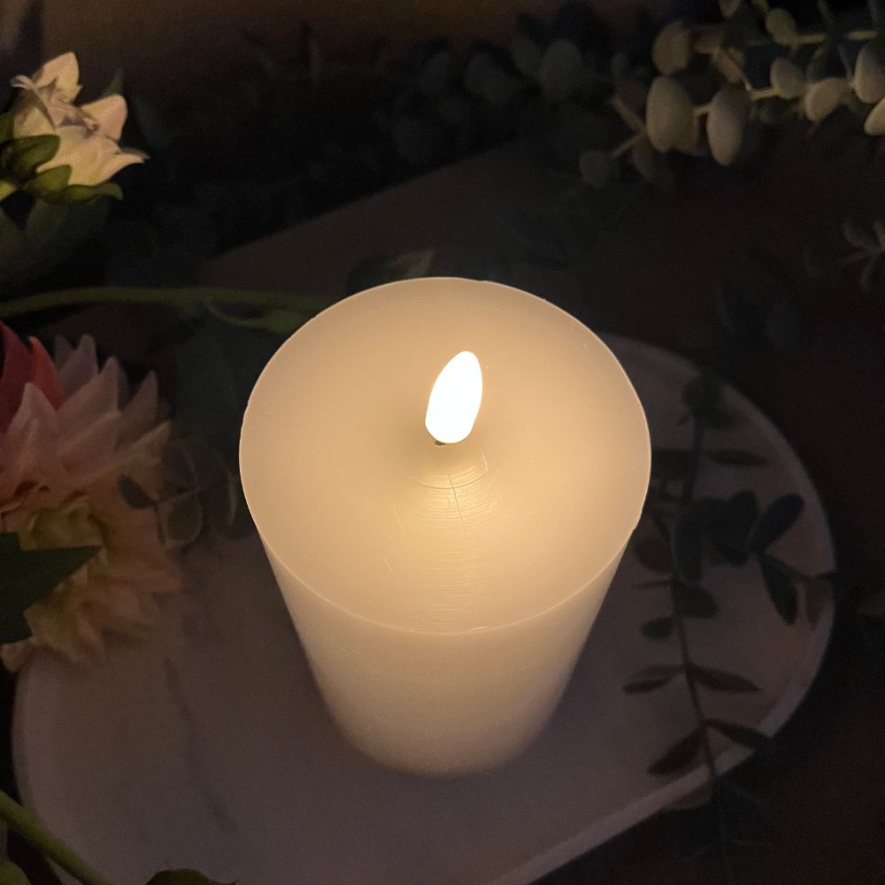 Conzept Electric - Blocklicht 3D-Flamme 12,5 cm weiß mit Fernbedienung