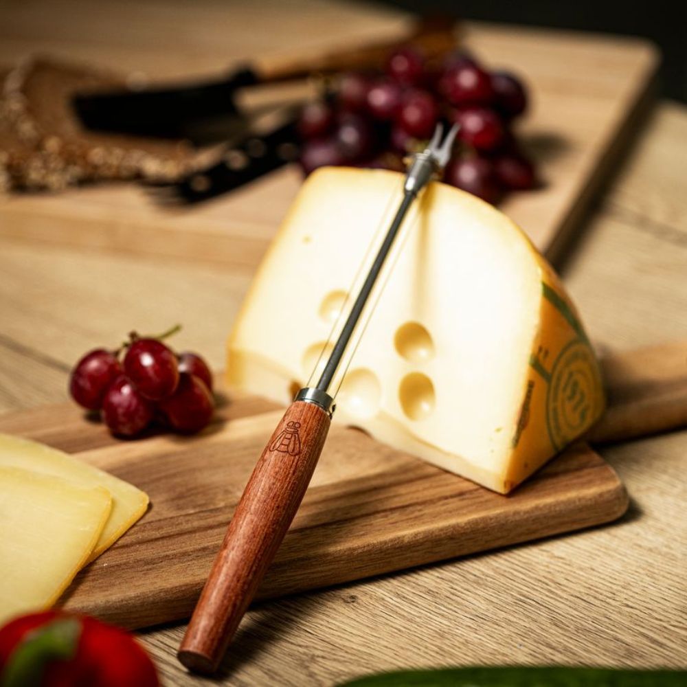 Laguiole von Haws – Käseschneider aus Rosenholz mit Ersatzklingen
