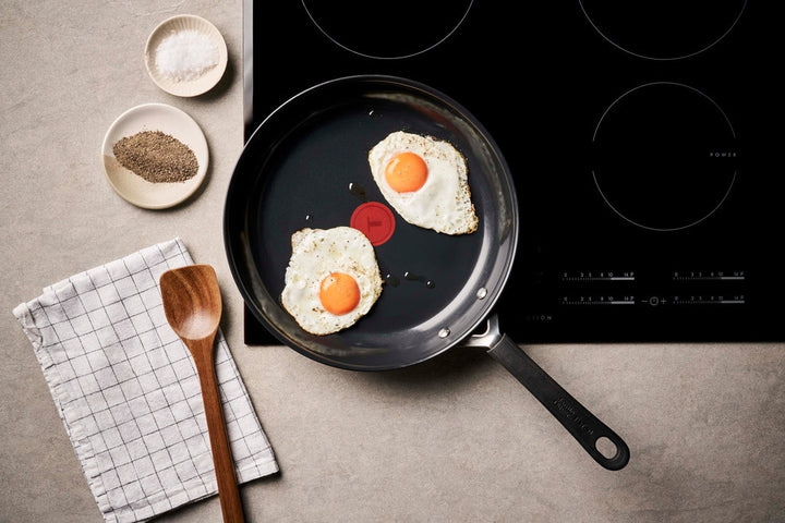 Jamie Oliver Quick &amp; Easy Edelstahl-Keramik-Bratpfanne 28 cm
