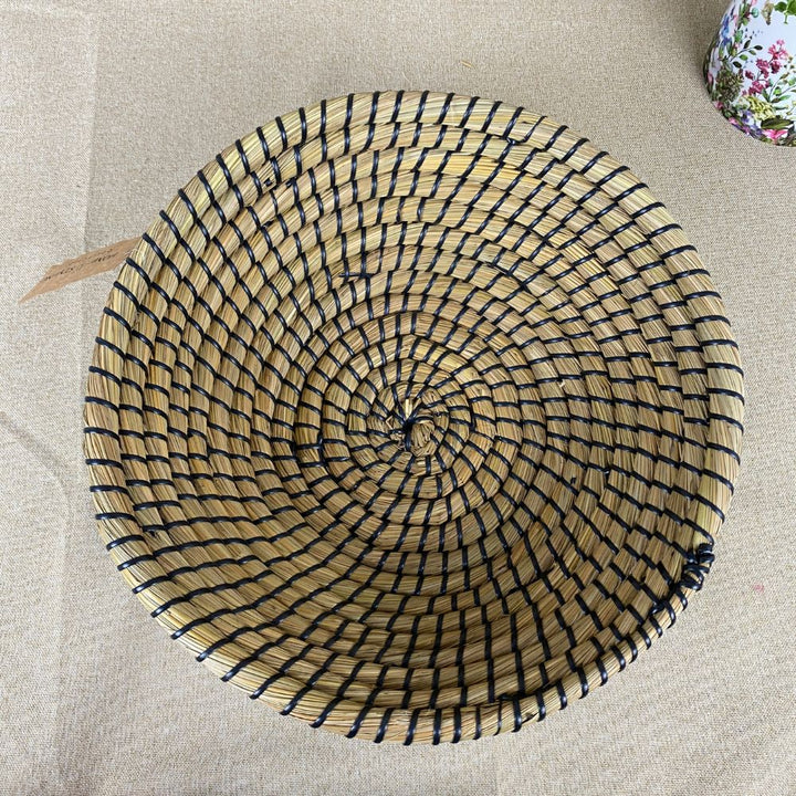 Korb Ø 33 x 12 cm aus Geflecht mit schwarzer Schnur