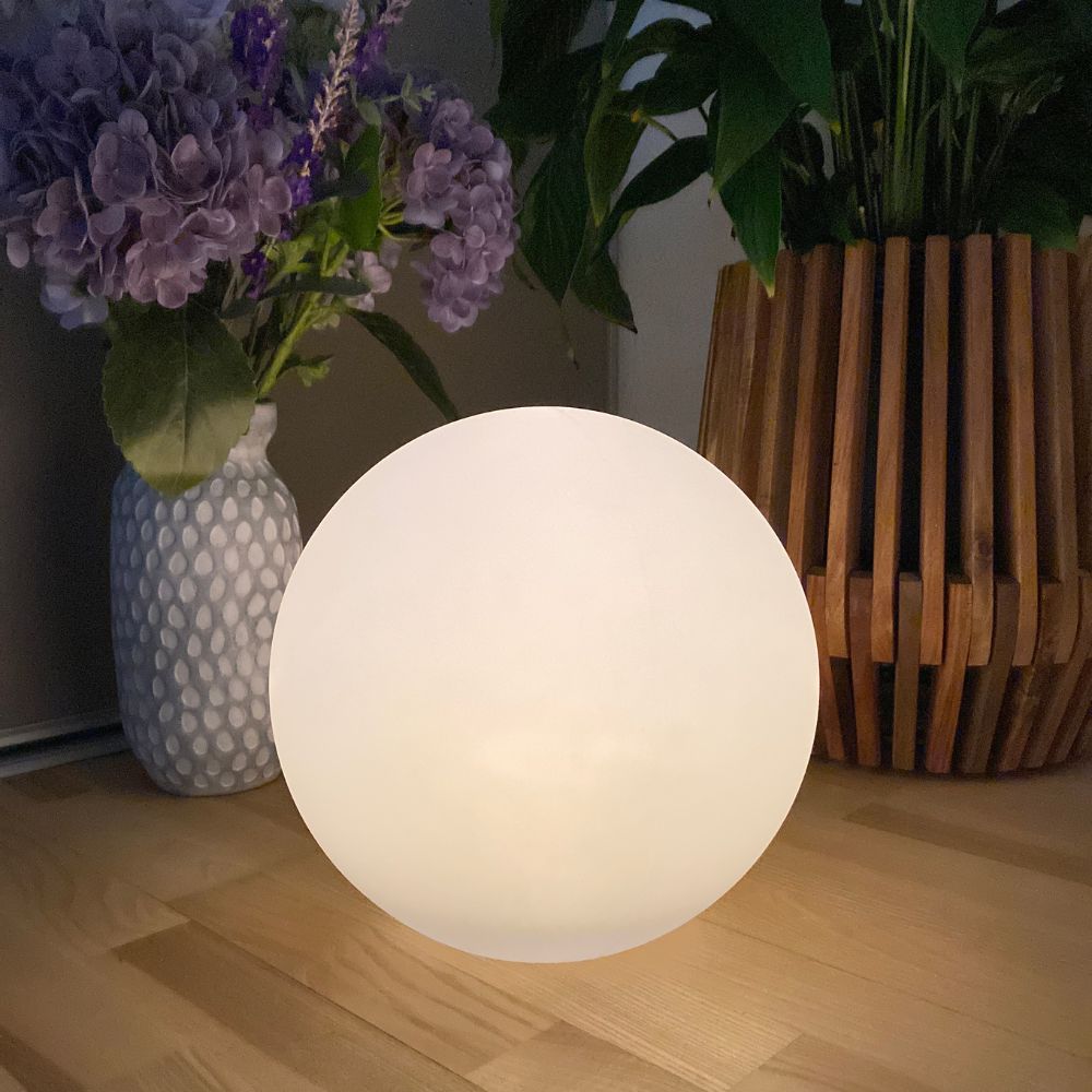 Solar Lichtkugel mit Erdspieß 1 Stk. - Ø30x28 cm Kunststoff weiß