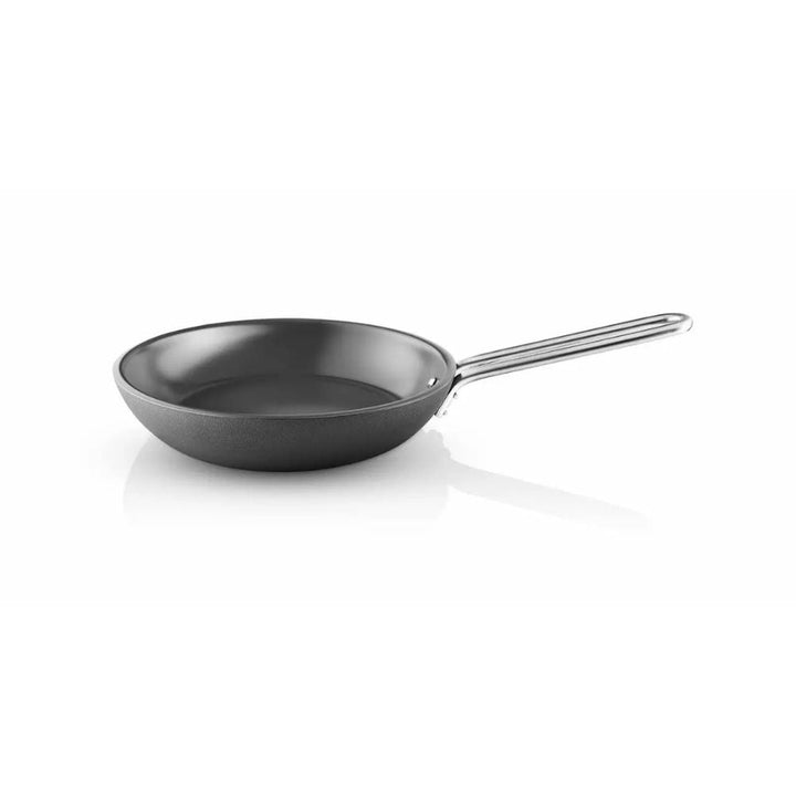 Eva Trio - Prof Bratpfanne 24 cm Titanium