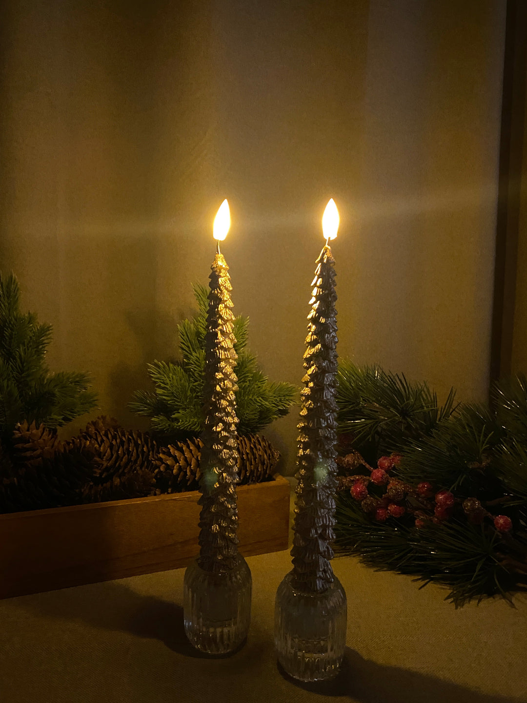 LED-Kerzenlichter - Weihnachtsbaum in Gold, 2 Stück, 25 cm, mit Fernbedienung