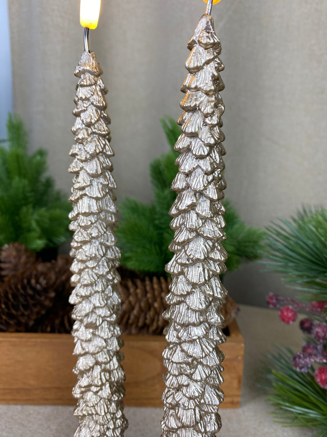 LED-Kerzenlichter - Weihnachtsbaum in Gold, 2 Stück, 25 cm, mit Fernbedienung