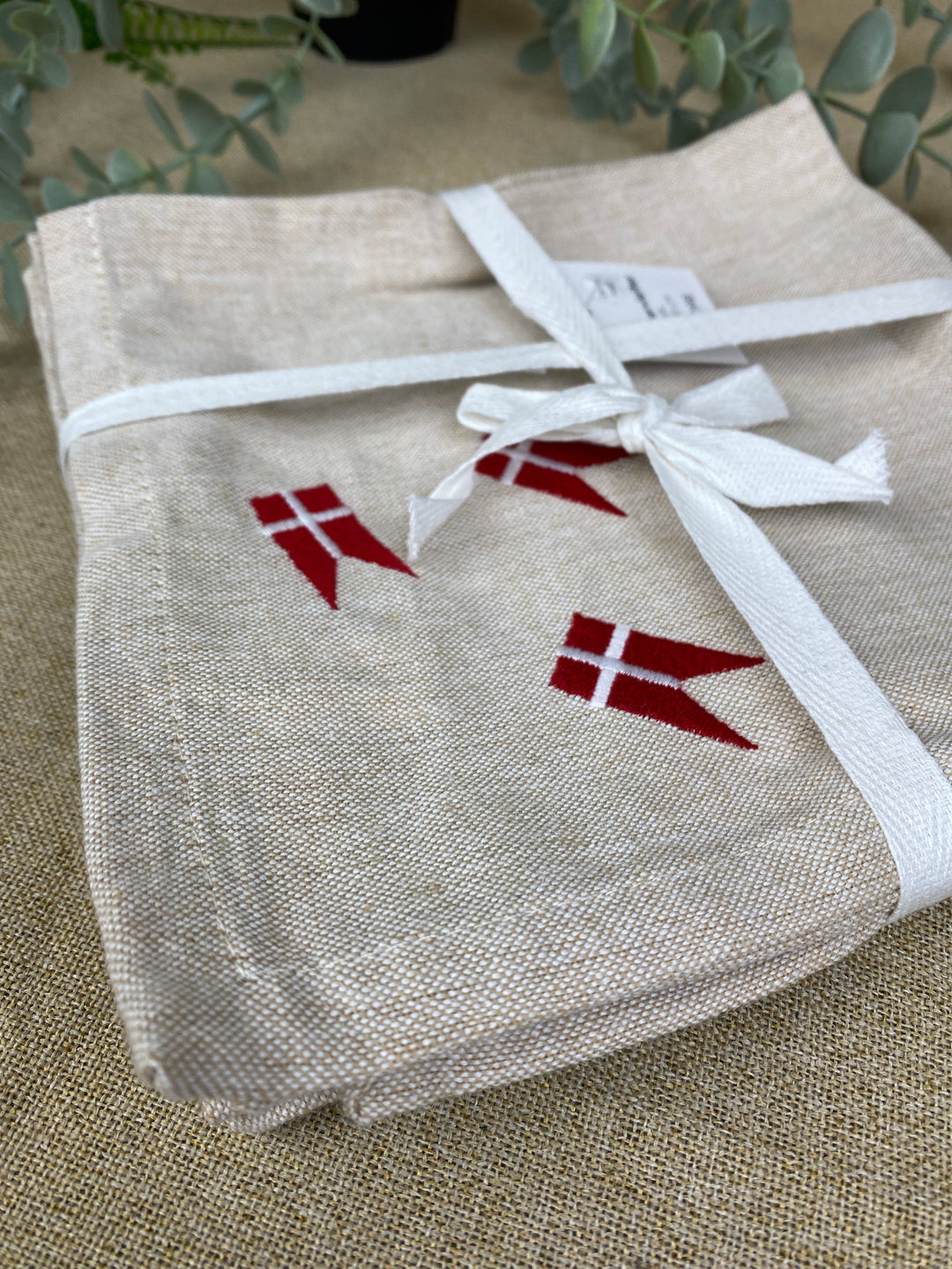 4er-Set Servietten aus Leinen mit Fähnchen – 40 x 40 cm