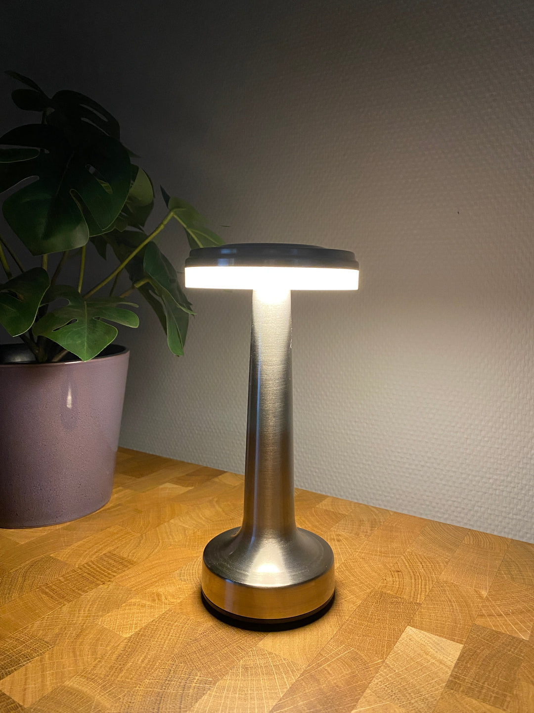Conzept Electric – Wiederaufladbare Tischleuchte 11,8 x 20 cm, gebürsteter Stahl