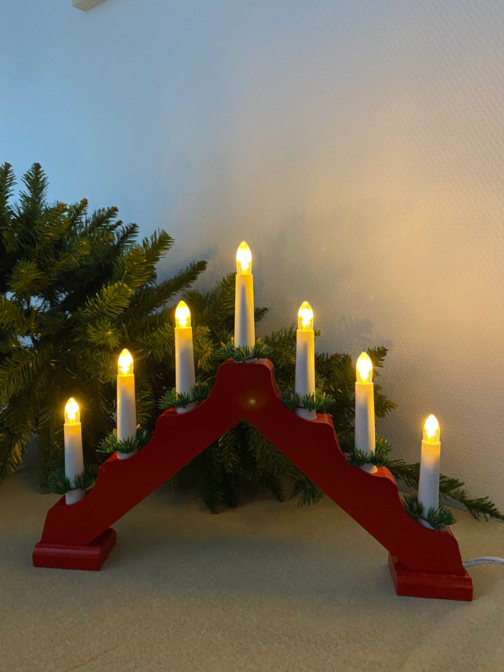 Conzept Weihnachten - Treppenständer aus Holz - Rot