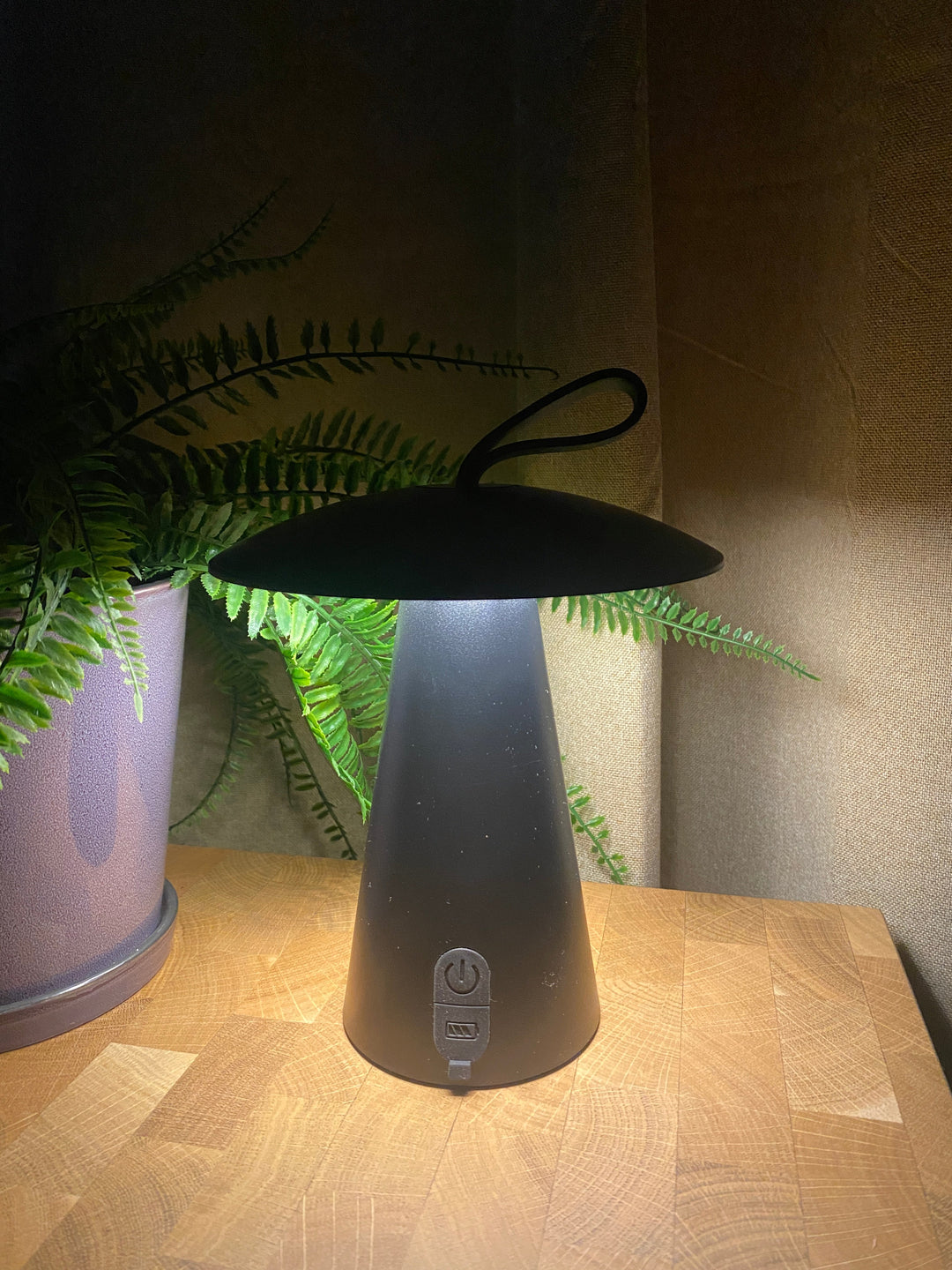 LED-Tischleuchte – wiederaufladbar, schwarz