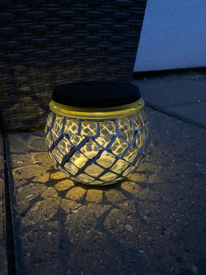 Solar-Tischleuchte in blauem Mosaik