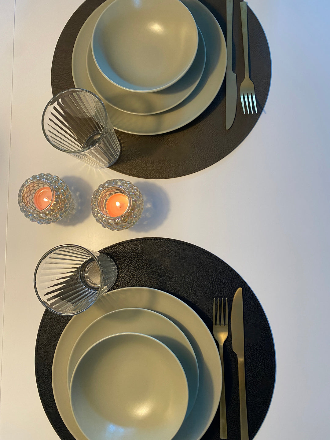 Wendbares Platzset - PU Ø38 cm schwarz/oliv