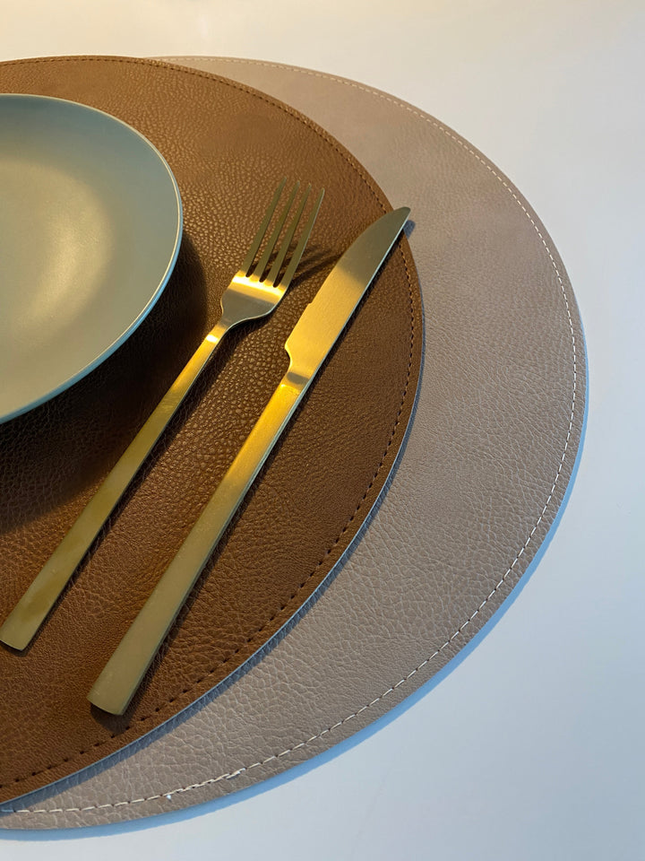 Wendbares Platzset – PU Ø38 cm Tabak/Sand