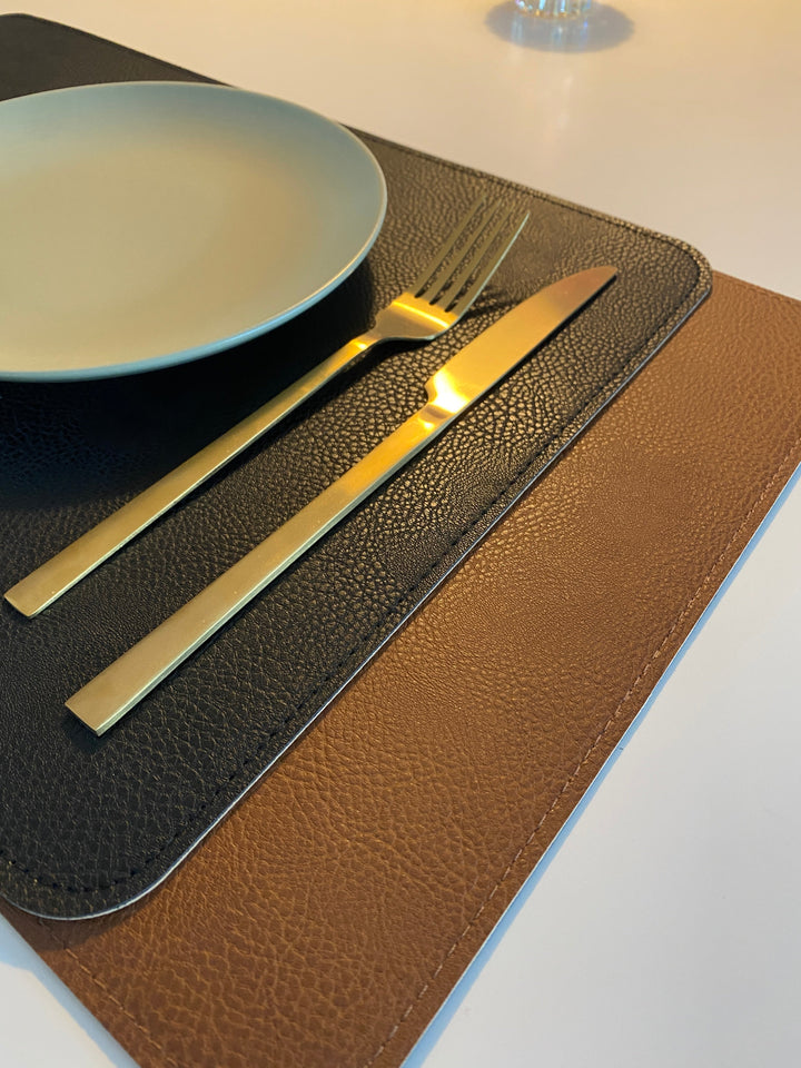 Wendbares Platzset – PU 30x45 cm Cognac/Schwarz
