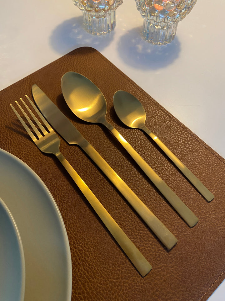 16-teiliges Besteckset – Edelstahl mit matter Goldbeschichtung