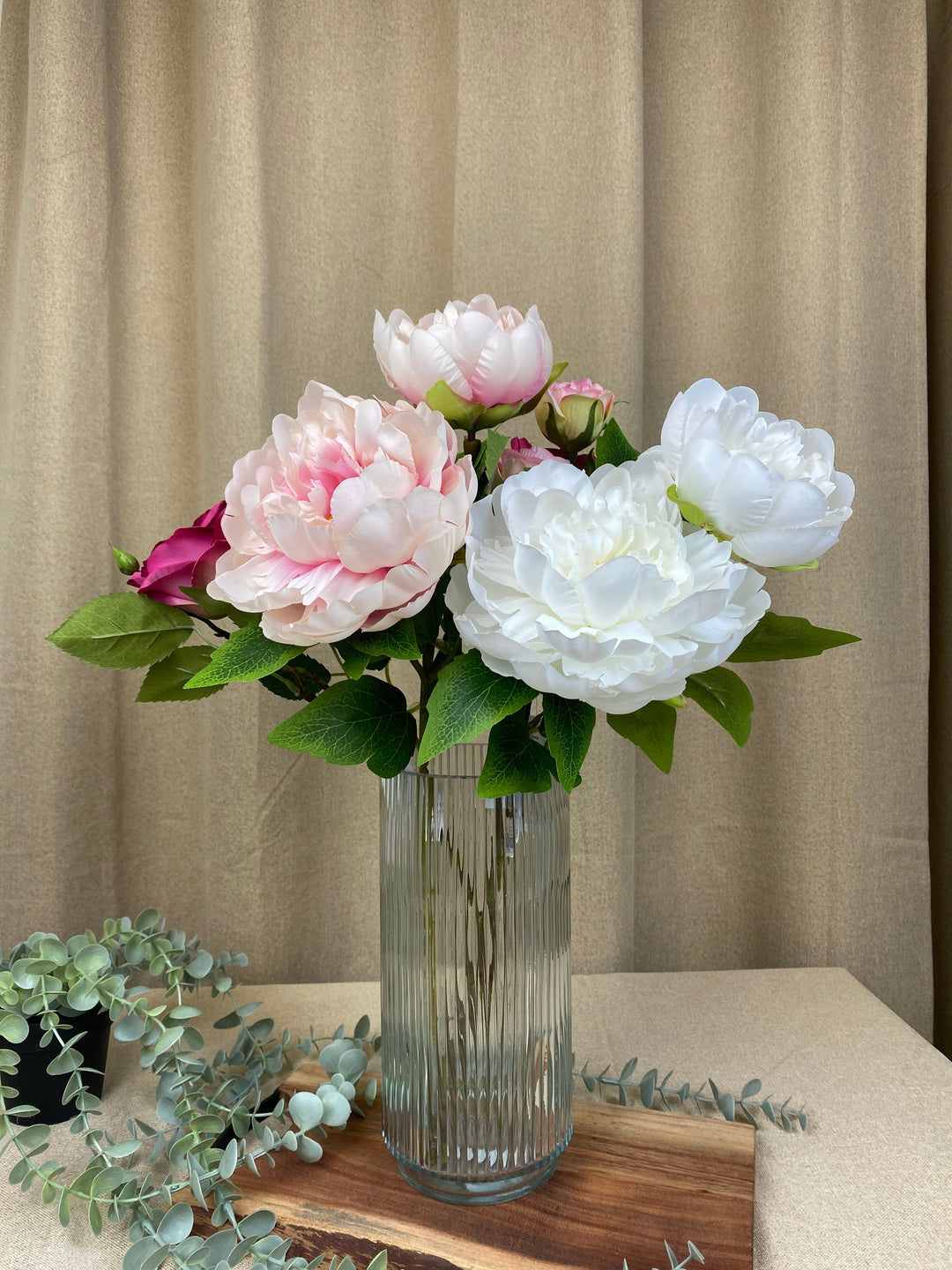 Flora-Vase – geriffeltes Glas, 12 x 25 cm – 3 verschiedene Farben