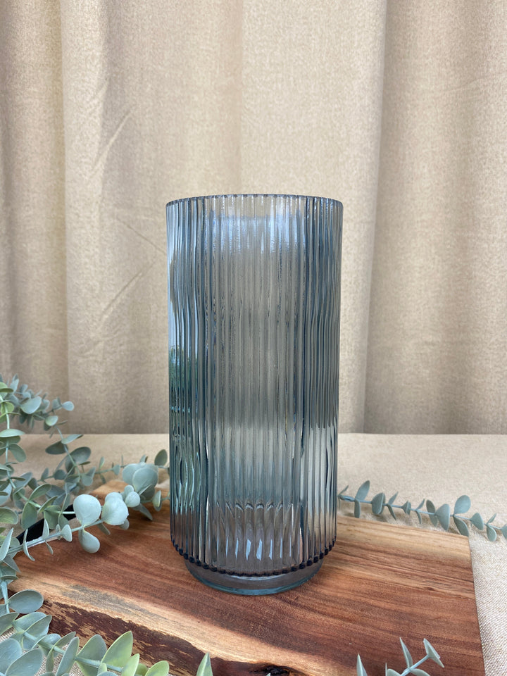 Flora-Vase – geriffeltes Glas, 12 x 25 cm – 3 verschiedene Farben