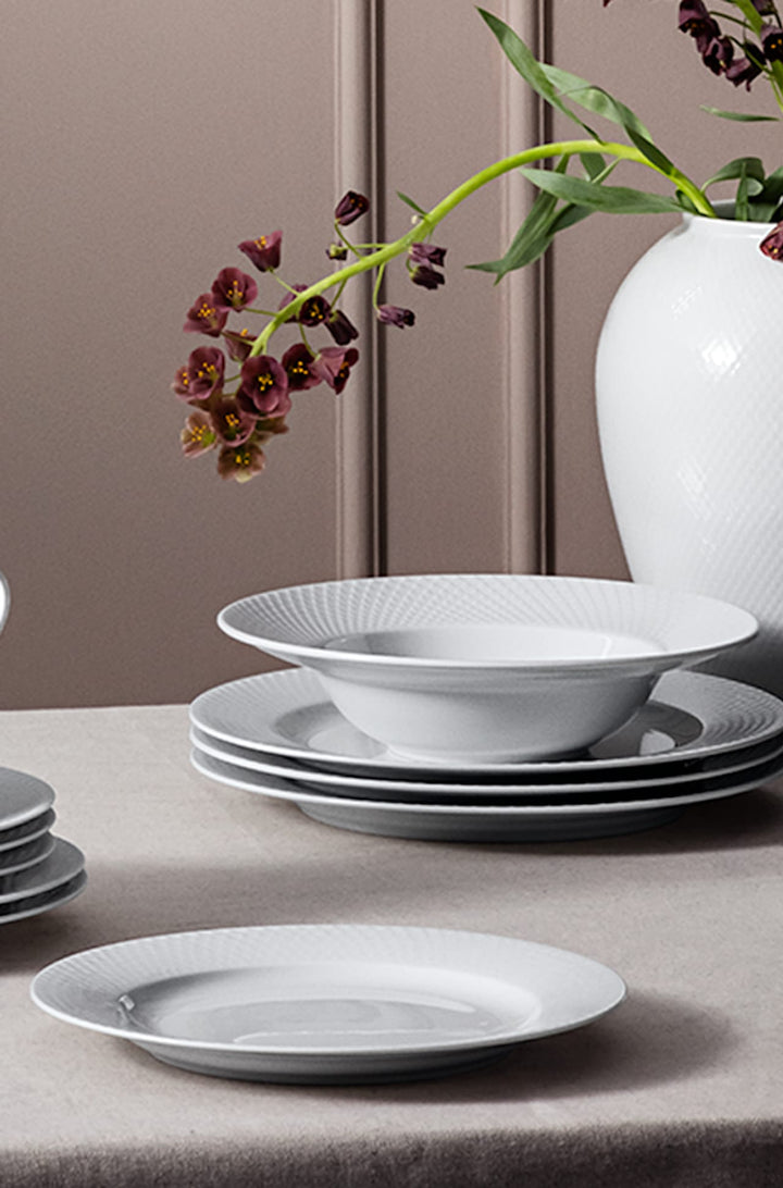 Lyngby Porzellan – Rhombe tiefer Teller, weiß, 23 cm