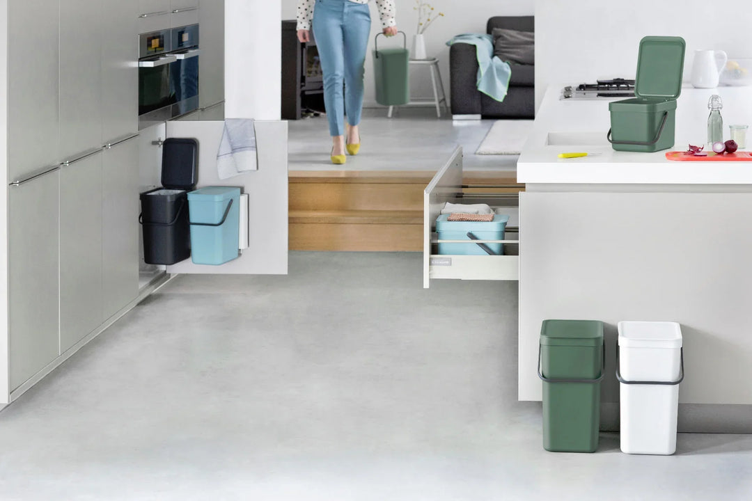 Brabantia – Black and Go Recyclingbehälter – 12 l – hellgrau