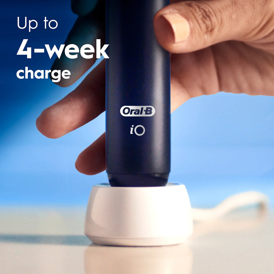 Oral-B Zahnbürste IO2 Black + Reiseetui