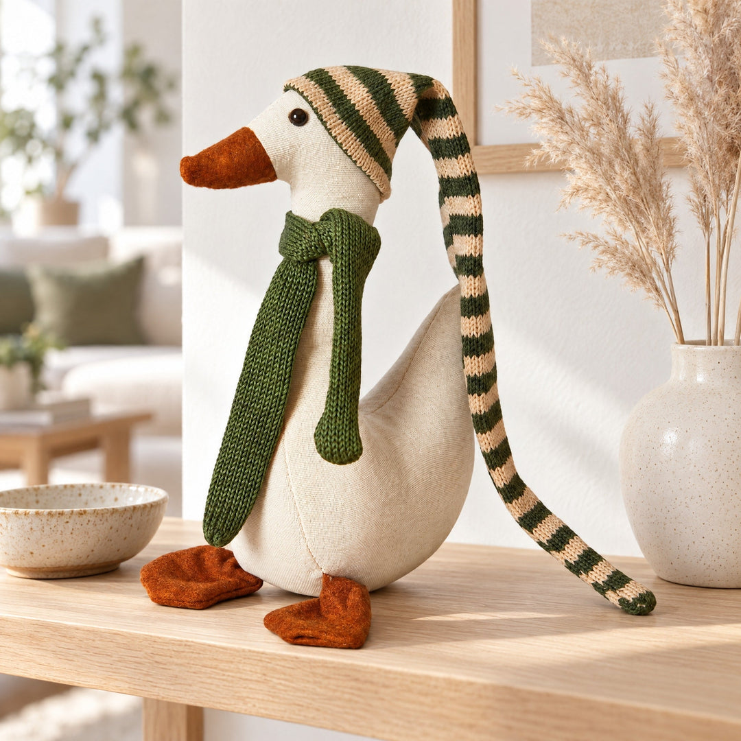 Weihnachtsente mit Mütze liegend 30x14x90 cm sand/grün