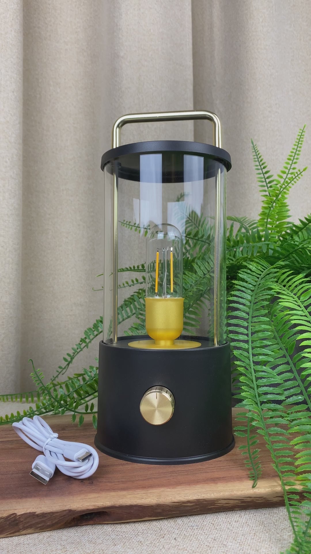 Lampe mit Griff und Messing-Drehknopf – wiederaufladbar