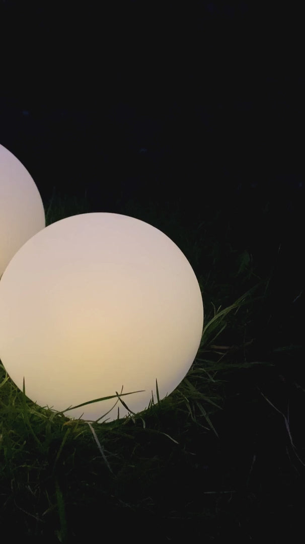 Solar-Leuchtkugel mit Erdspieß 3 Stk. - Ø25/20/15 cm weißer Kunststoff