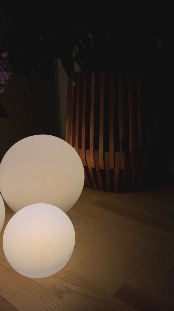 Solar-Leuchtkugel mit Erdspieß 3 Stk. - Ø25/20/15 cm weißer Kunststoff