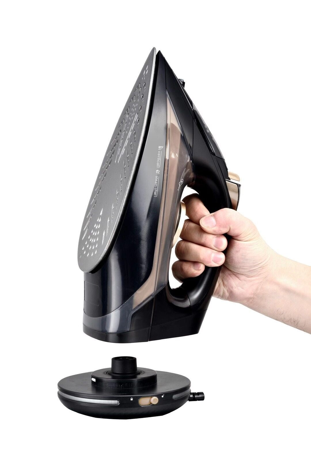 Conzept Akku-Bügeleisen 2200 W, 420 ml, Keramiksohle