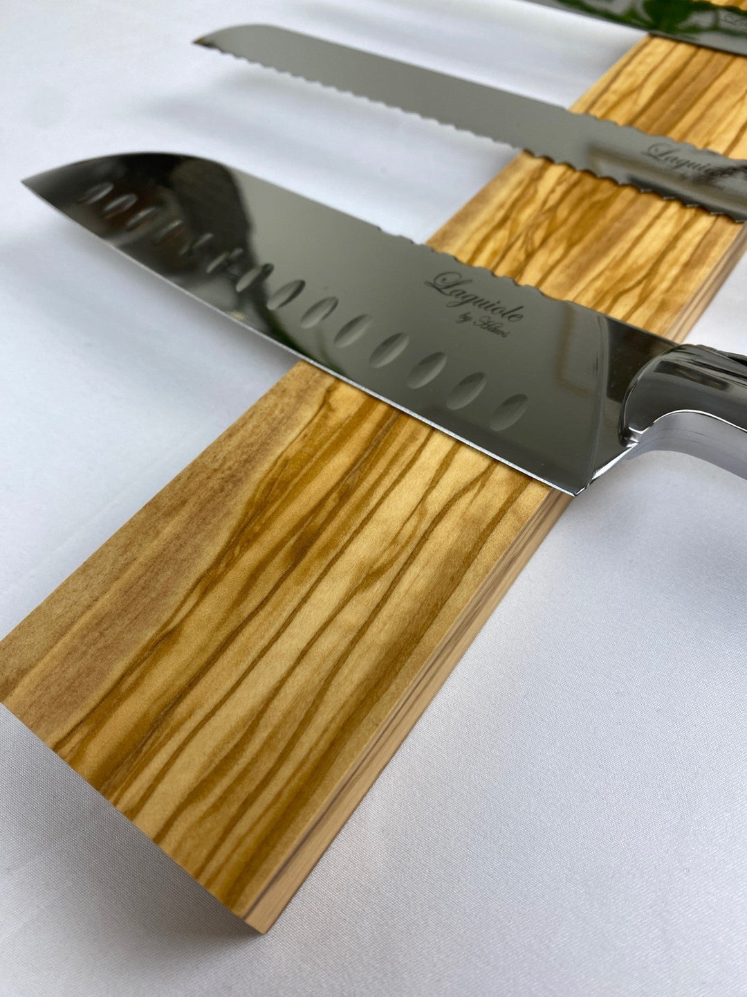 Laguiole von Hâws – Messermagnet für die Wand – Olivenholz