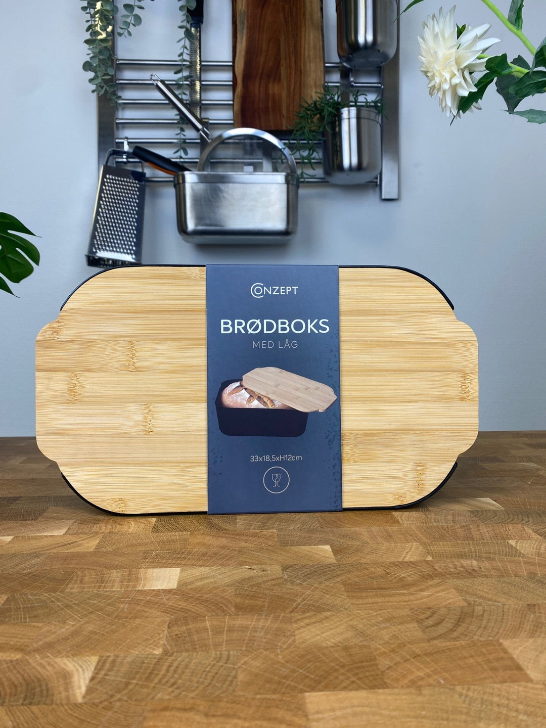 Conzept Brotkasten aus schwarzem Kunststoff mit Bambusdeckel, 33 x 18,5 x 12 cm / 4,5 l